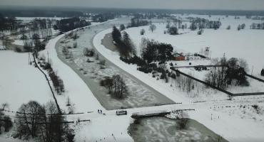 Wypełniony wodą Prut w Kruczym Borku - widok z lotu ptaka